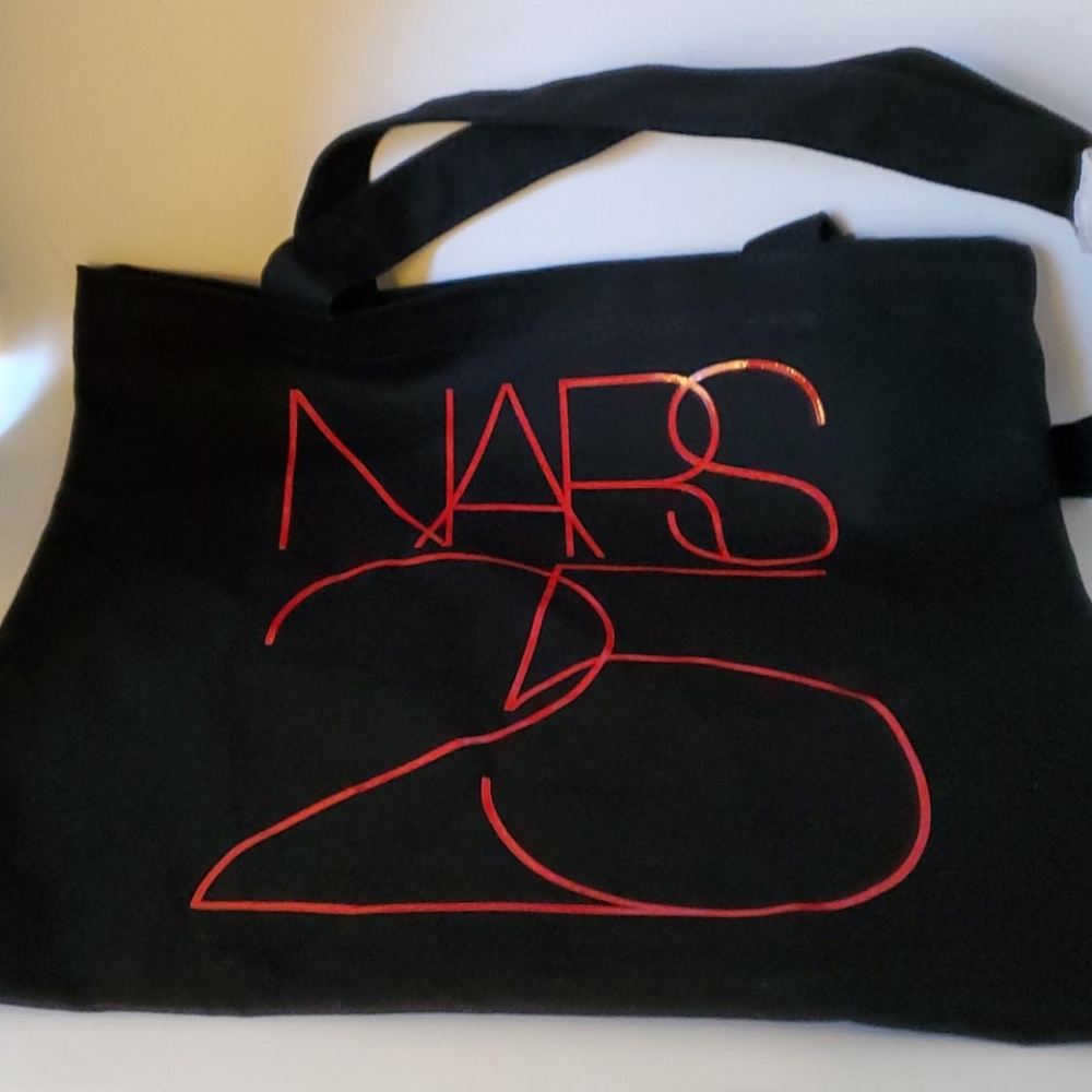 Nars carry all bag